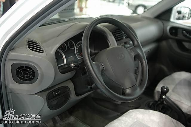 华泰现代圣达菲内饰