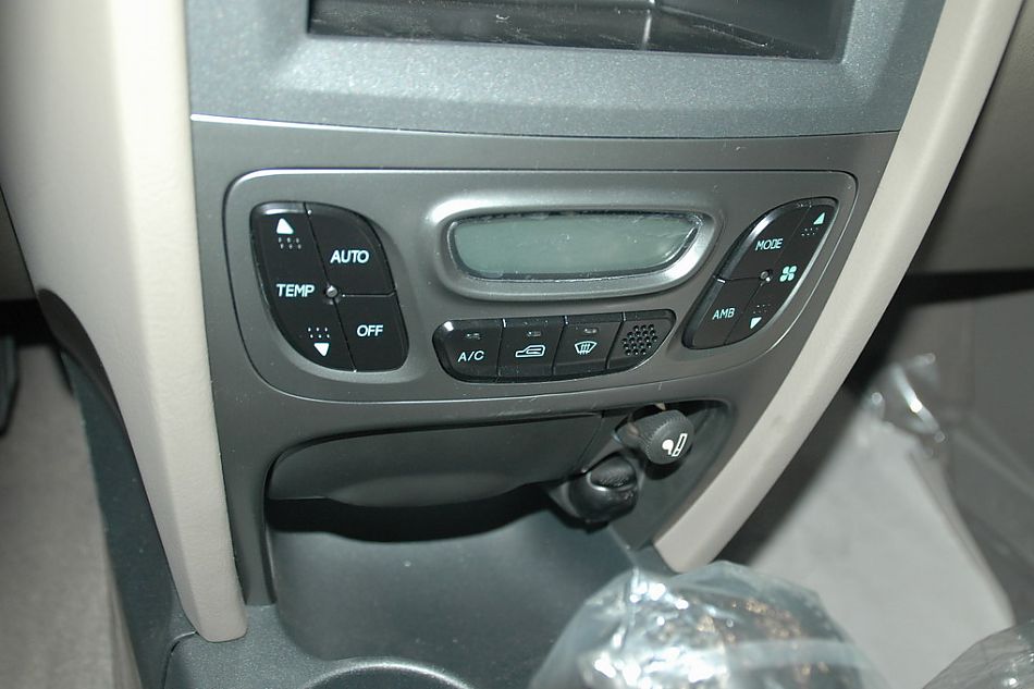 华泰圣达菲内饰