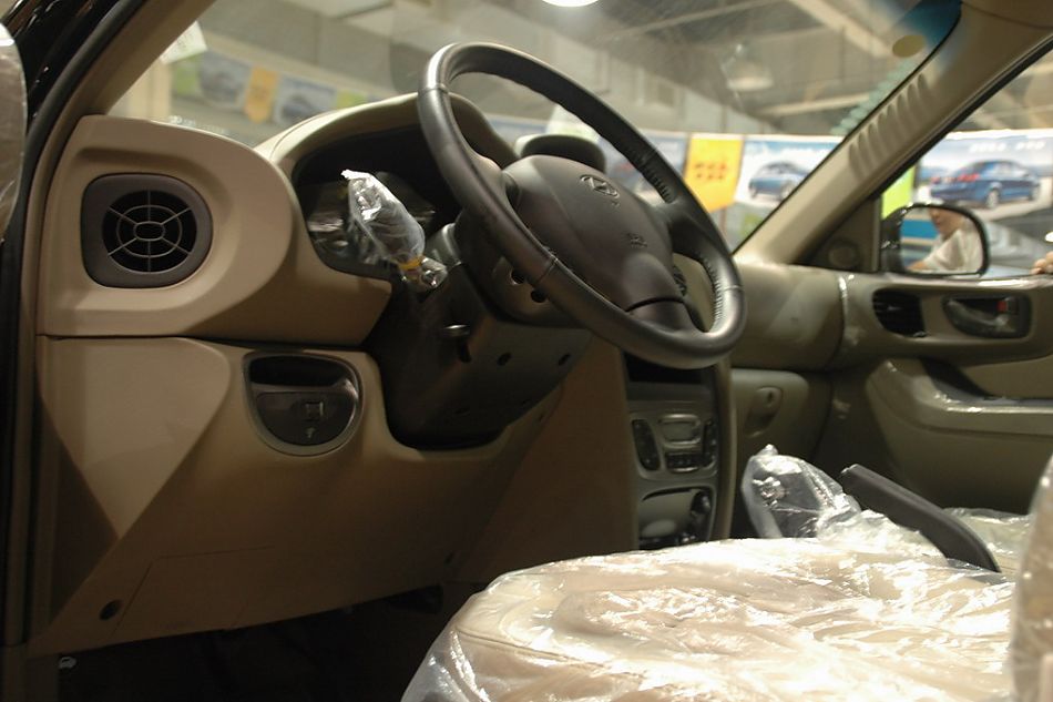 华泰圣达菲内饰