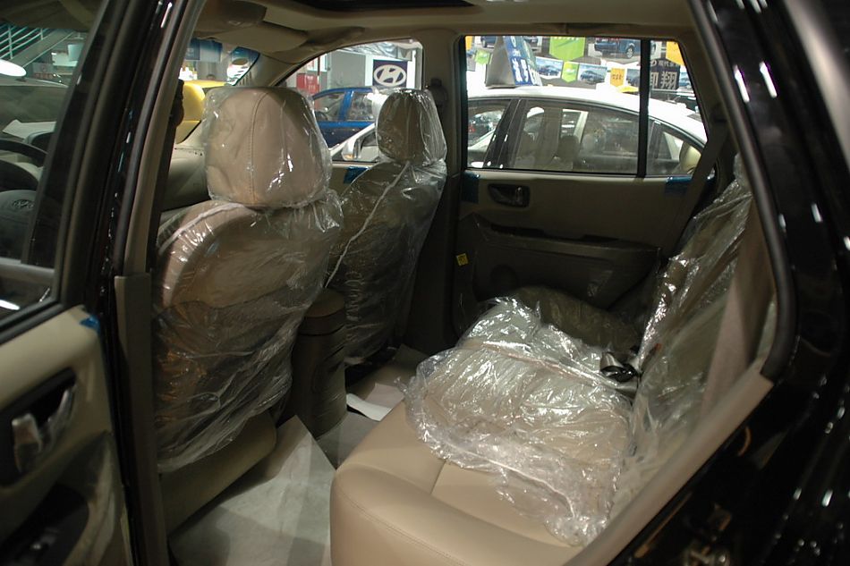 华泰圣达菲内饰