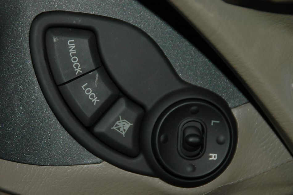 华泰圣达菲内饰