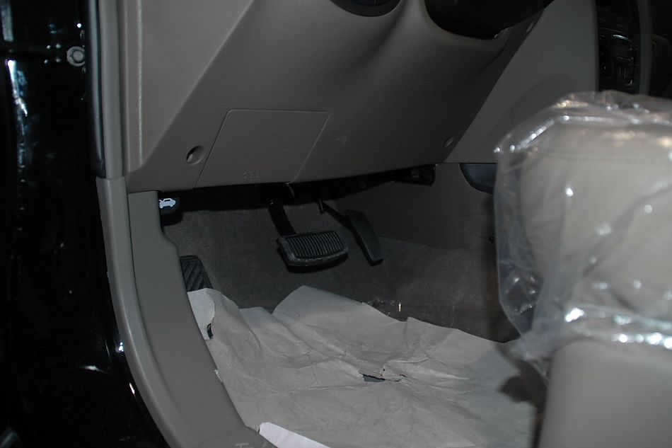 华泰圣达菲内饰