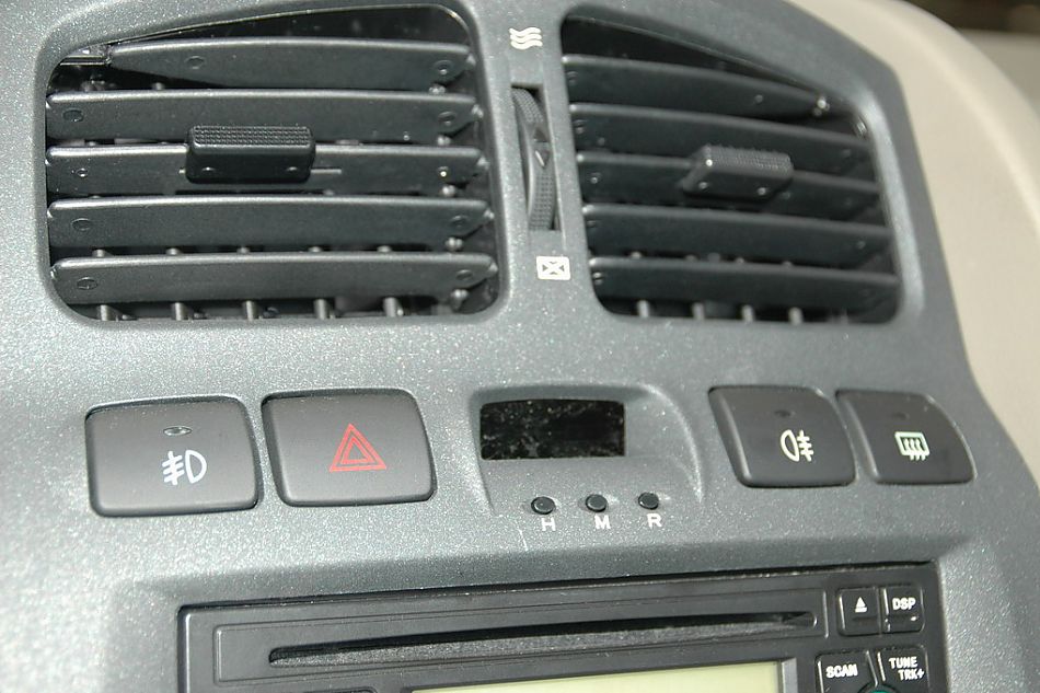 华泰圣达菲内饰