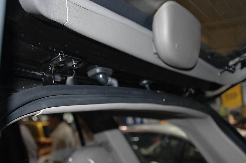 华泰圣达菲内饰