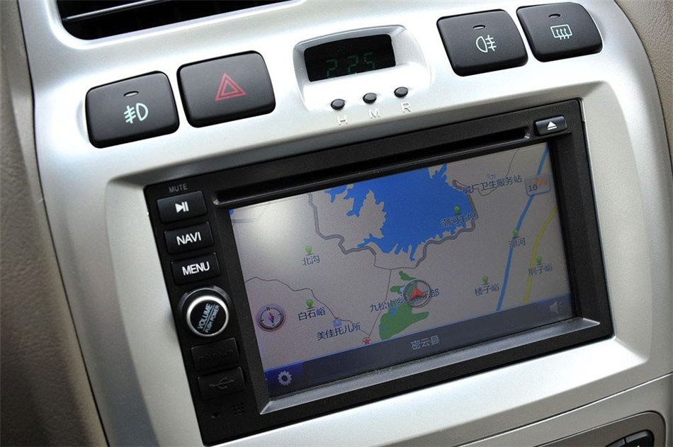 2012款 1.8T MT 导航版 内饰