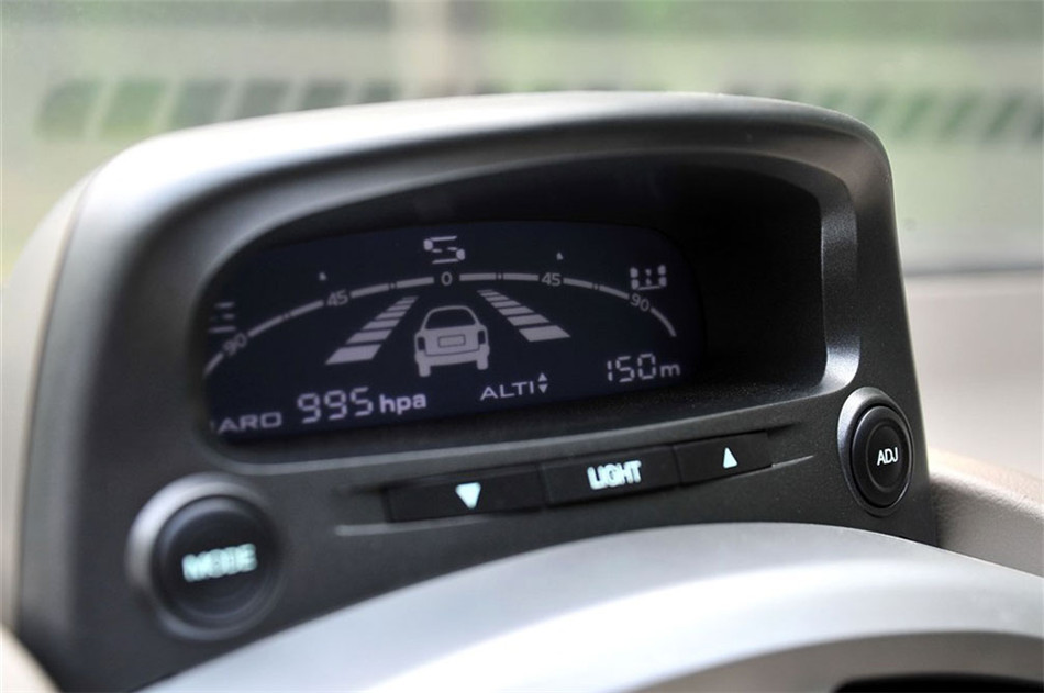 2012款 1.8T MT 导航版 内饰