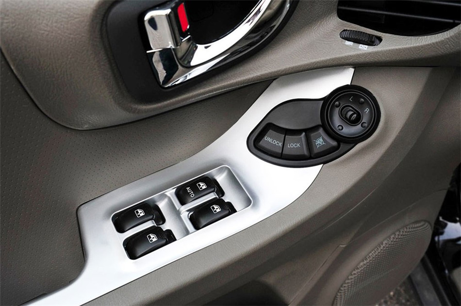 2012款 1.8T MT 导航版 座椅空间