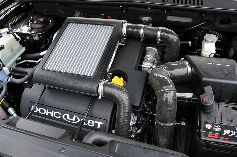 2012款 1.8T MT 导航版 引擎底盘