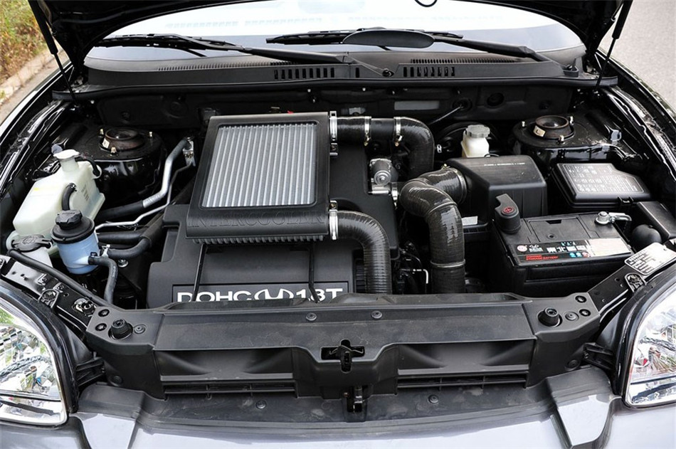 2012款 1.8T MT 导航版 引擎底盘