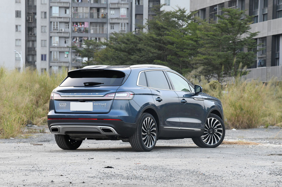 2021款 2.7T 四驱总统版 外观