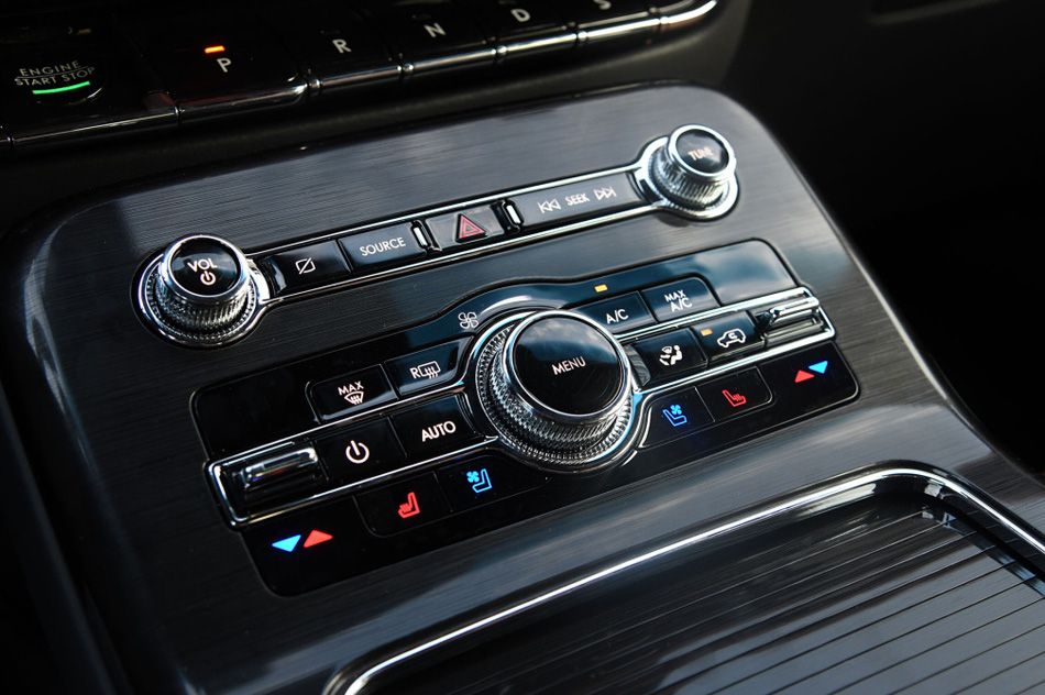 2021款 2.7T 四驱总统版 内饰