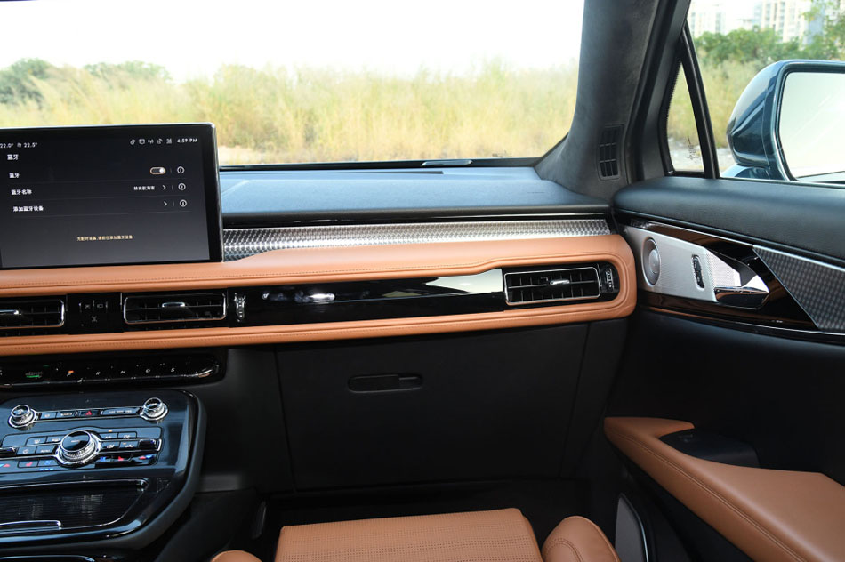 2021款 2.7T 四驱总统版 内饰