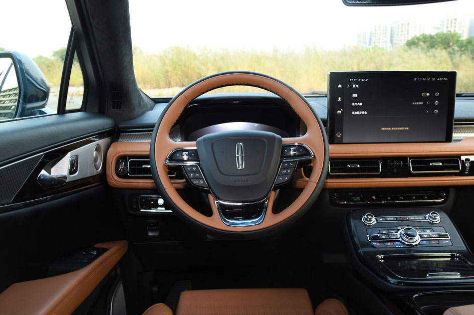 2021款 2.7T 四驱总统版 内饰