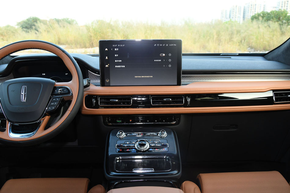 2021款 2.7T 四驱总统版 内饰