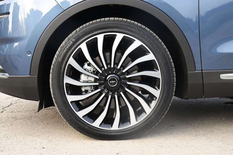 2021款 2.7T 四驱总统版 细节