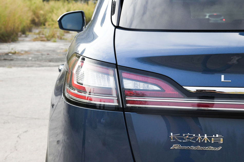 2021款 2.7T 四驱总统版 细节