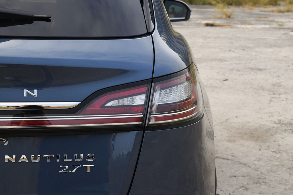 2021款 2.7T 四驱总统版 细节