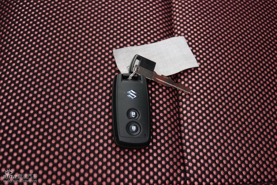 长安铃木全新天语SX4内饰实拍图