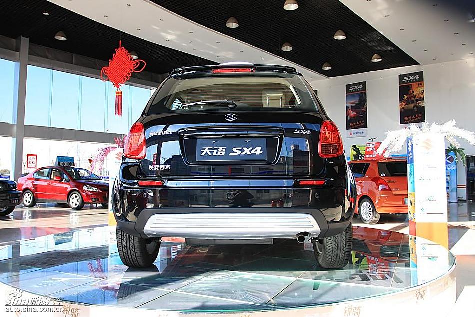 长安铃木天语SX4两厢版实拍