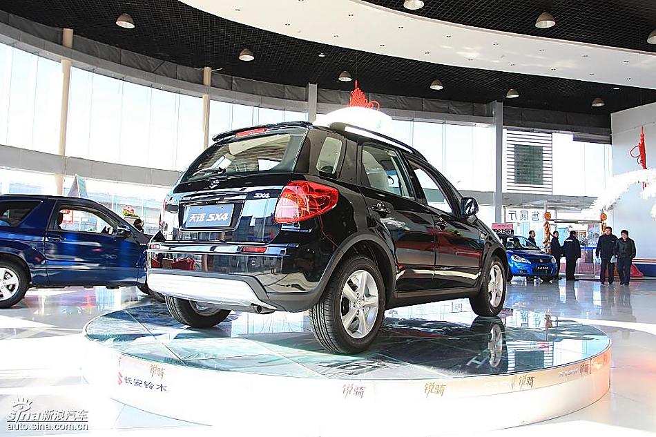 长安铃木天语SX4两厢版实拍