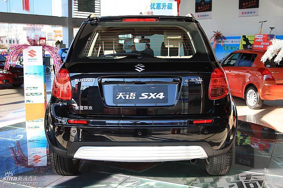 长安铃木天语SX4两厢版实拍