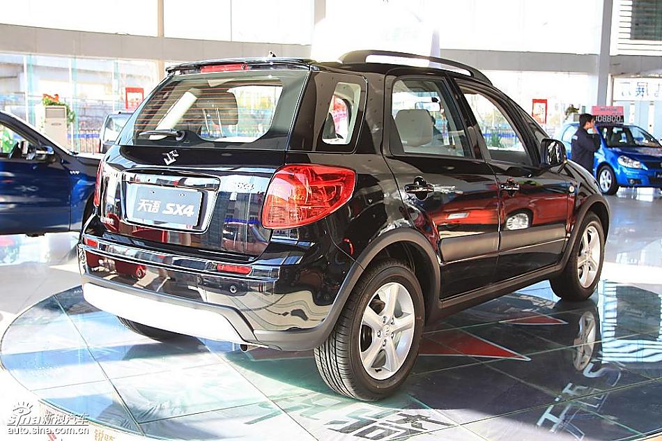 长安铃木天语SX4两厢版实拍