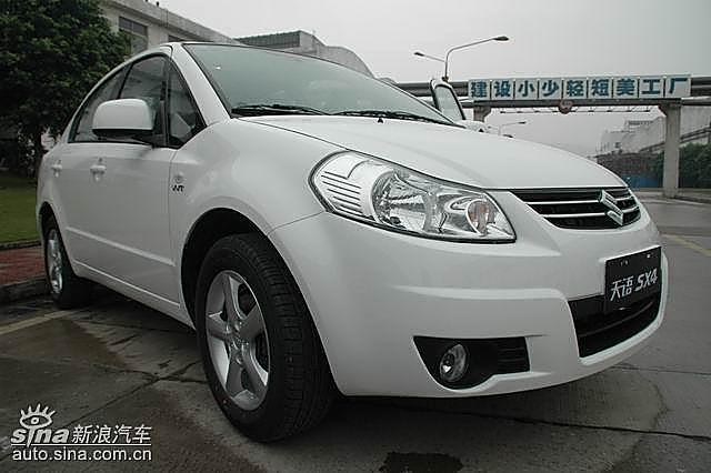 天语SX4侧外观