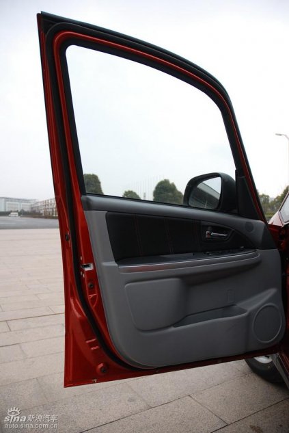 长安铃木全新天语SX4内饰实拍图
