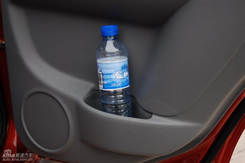 长安铃木全新天语SX4内饰实拍图