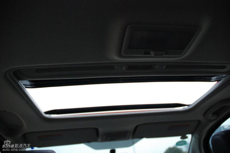 长安铃木全新天语SX4内饰实拍图