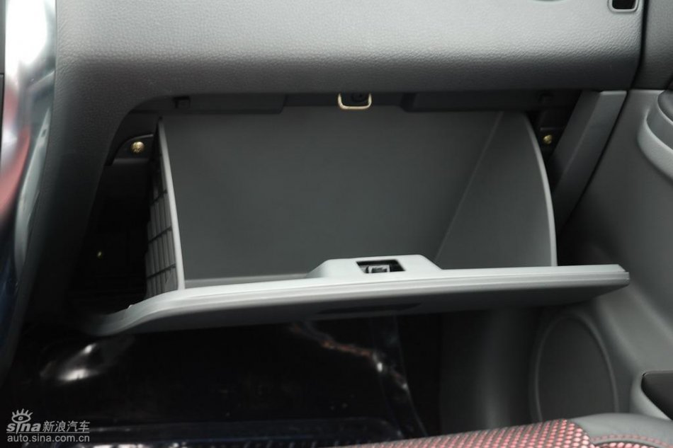 长安铃木全新天语SX4内饰实拍图