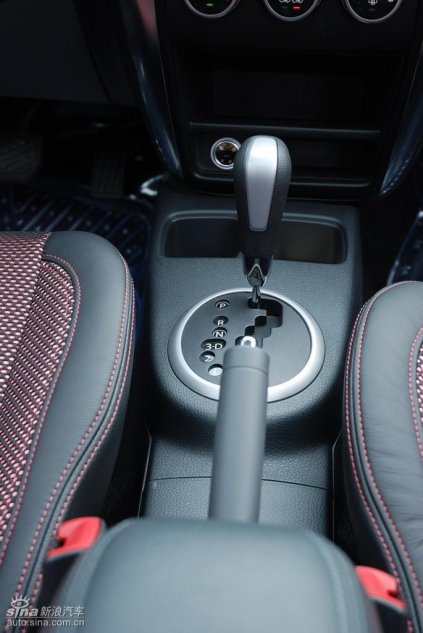 长安铃木全新天语SX4内饰实拍图