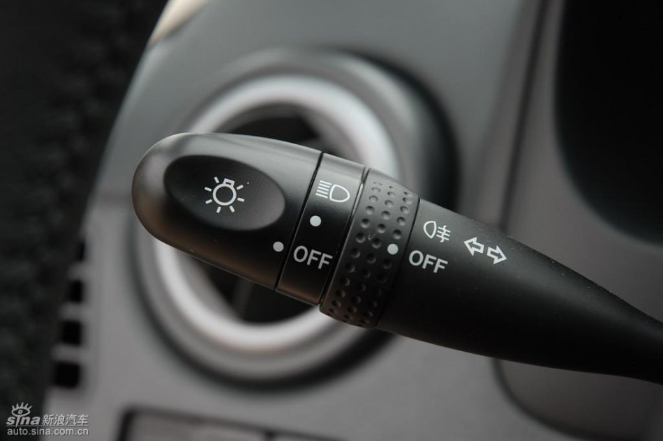 长安铃木全新天语SX4内饰实拍图