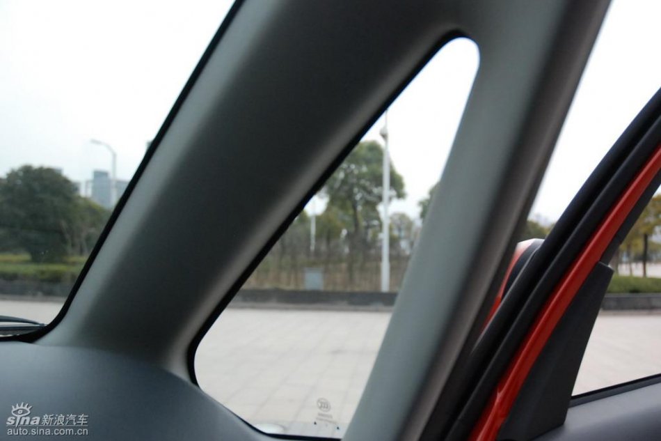 长安铃木全新天语SX4内饰实拍图