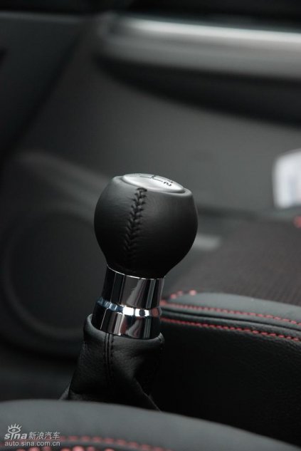 长安铃木全新天语SX4内饰实拍图