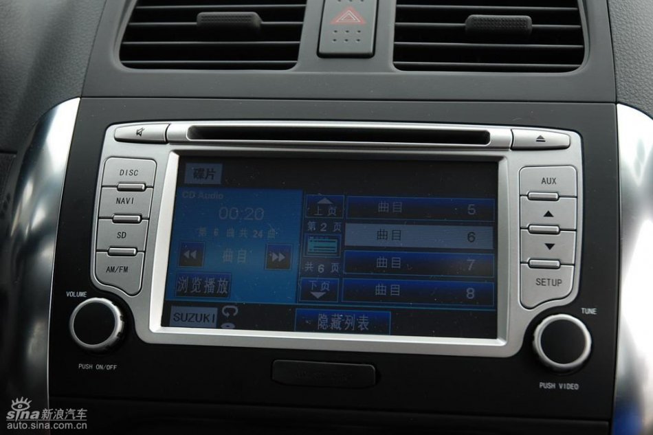 长安铃木全新天语SX4内饰实拍图