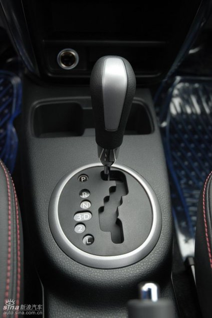 长安铃木全新天语SX4内饰实拍图