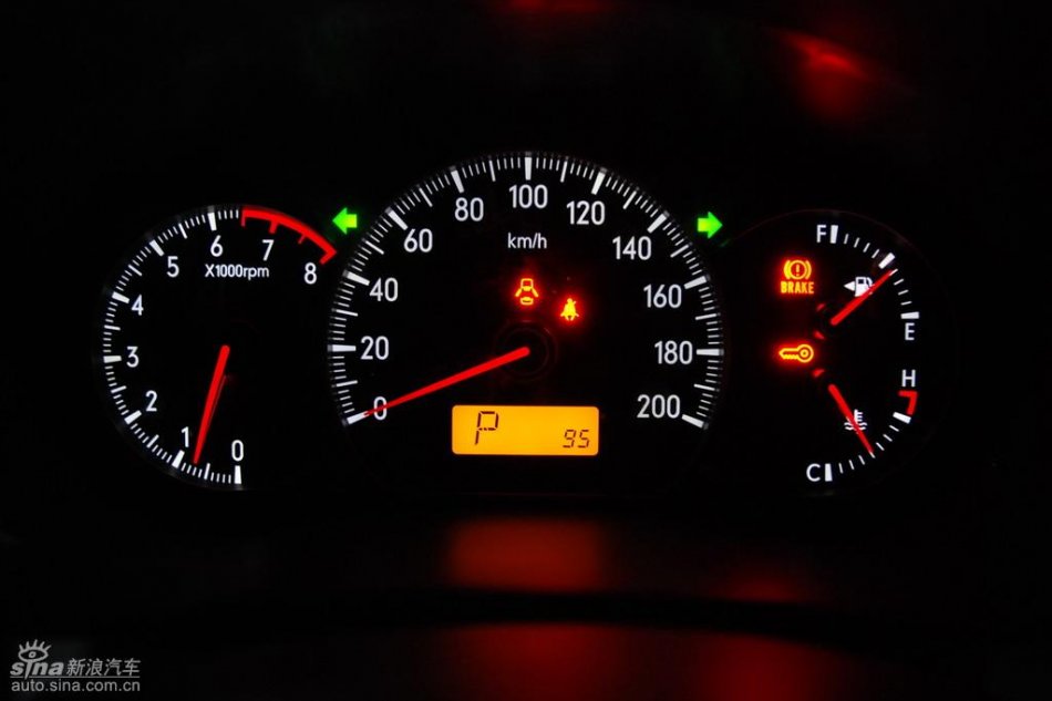 长安铃木全新天语SX4内饰实拍图