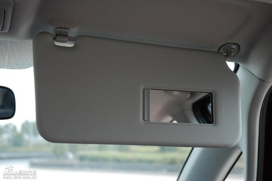 长安铃木全新天语SX4内饰实拍图
