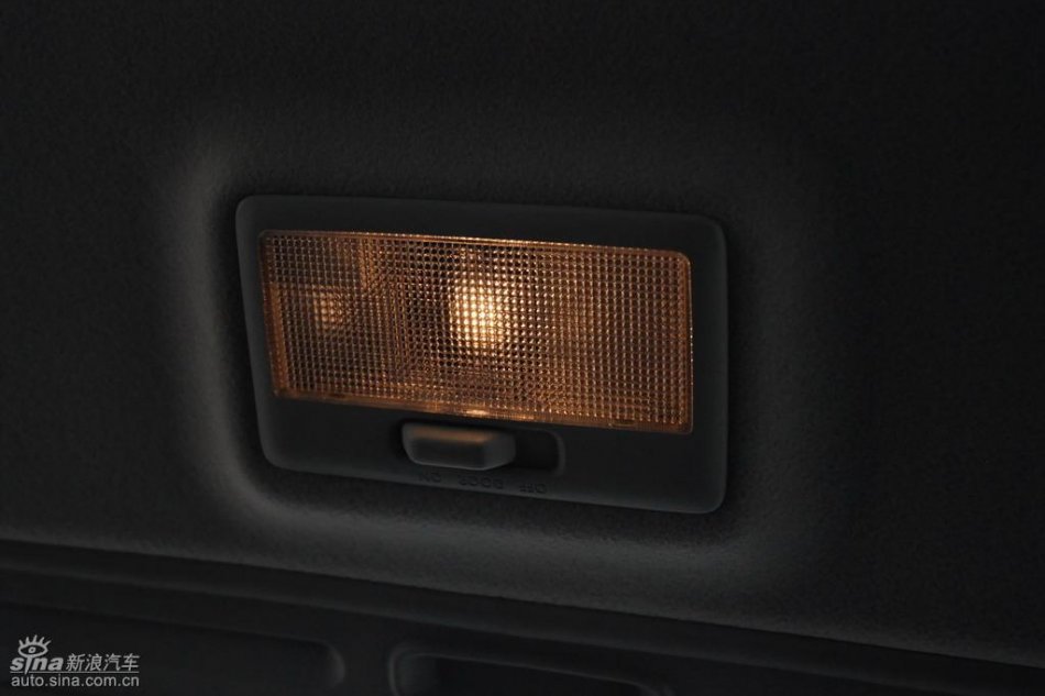 长安铃木全新天语SX4内饰实拍图
