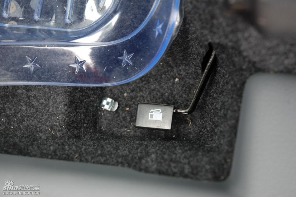 长安铃木全新天语SX4内饰实拍图