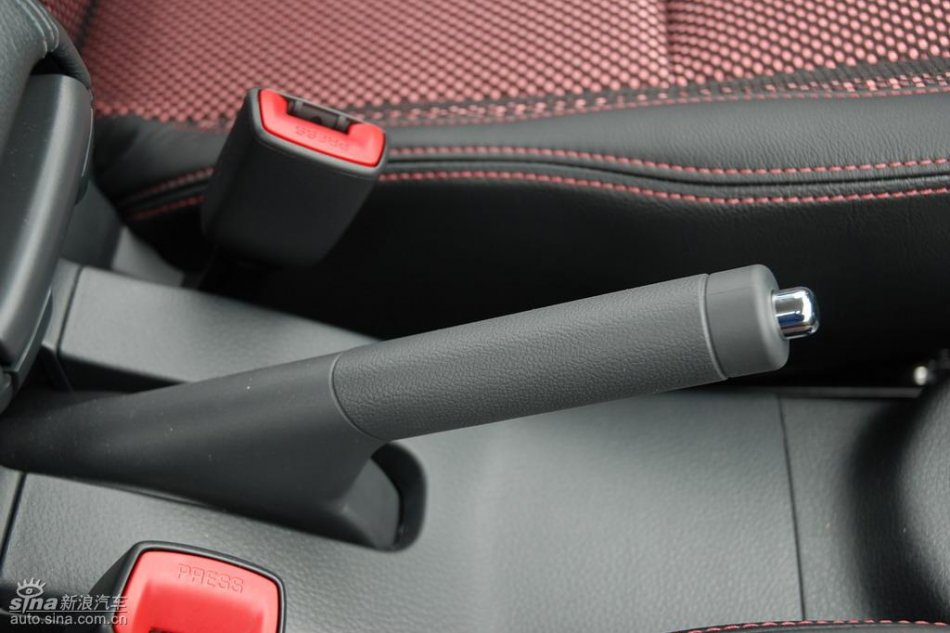 长安铃木全新天语SX4内饰实拍图