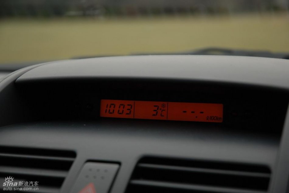 长安铃木全新天语SX4内饰实拍图