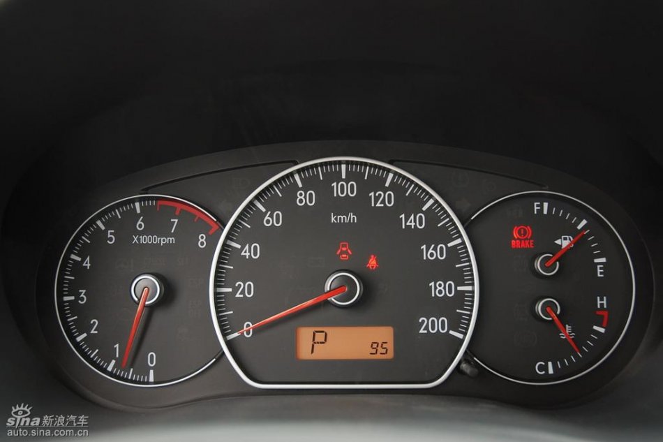 长安铃木全新天语SX4内饰实拍图