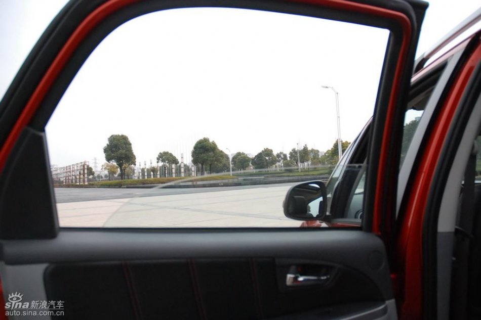 长安铃木全新天语SX4内饰实拍图
