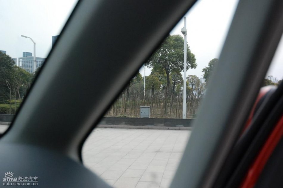 长安铃木全新天语SX4内饰实拍图