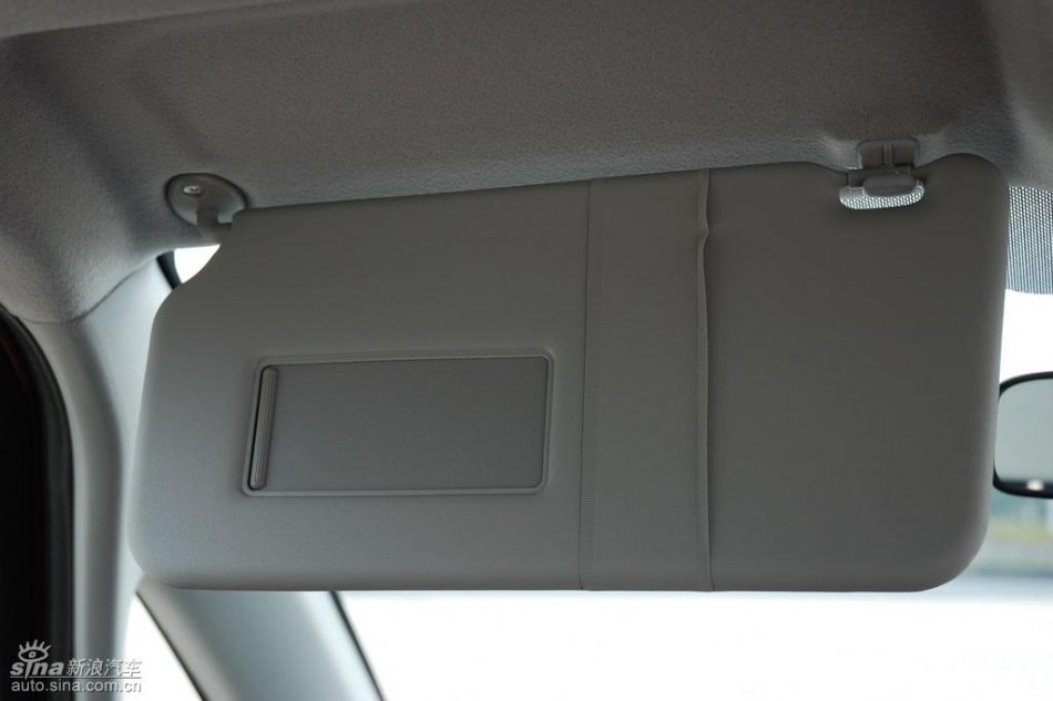 长安铃木全新天语SX4内饰实拍图