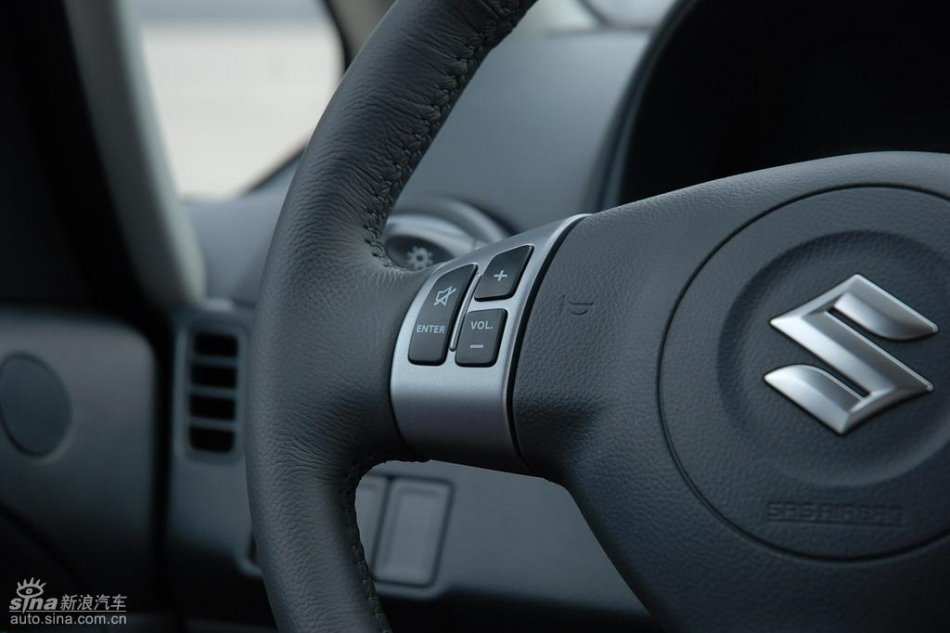 长安铃木全新天语SX4内饰实拍图