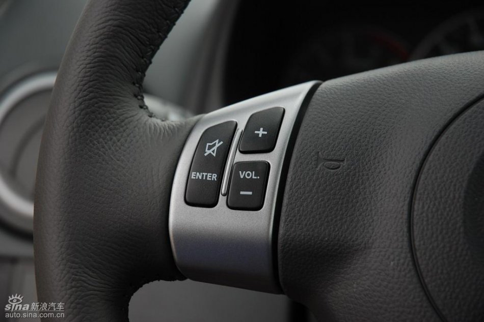 长安铃木全新天语SX4内饰实拍图