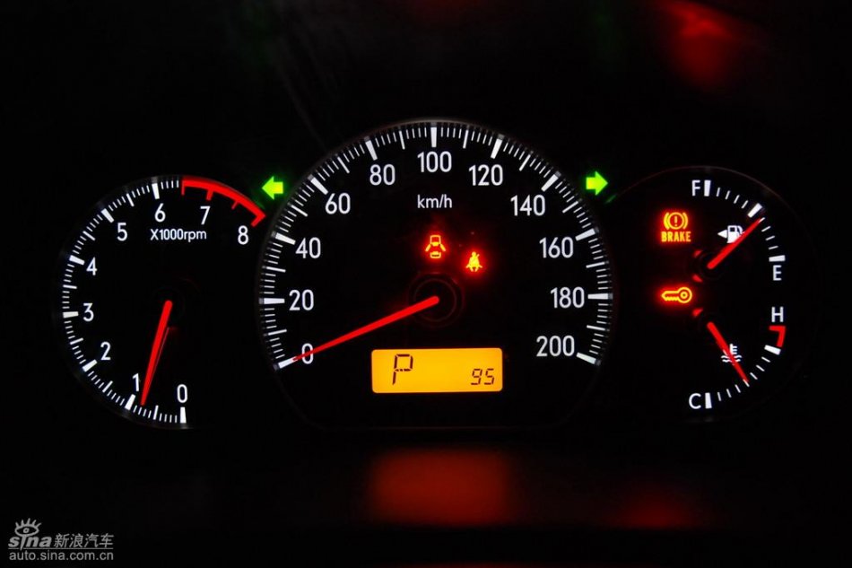 长安铃木全新天语SX4内饰实拍图